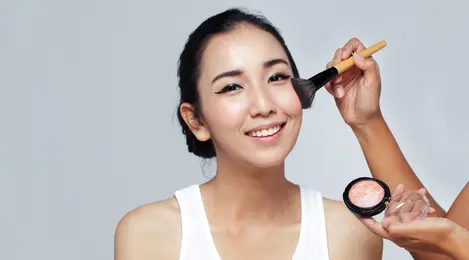 Makeup Lebih Nempel & Kulit Lebih Halus Setelah Coba Luxury Glass Skin Treatment Ini!